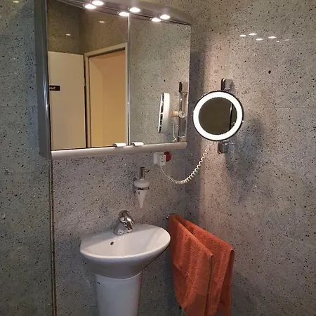 Wohnen Im Souterrain Einer Villa Herdecke Exterior photo